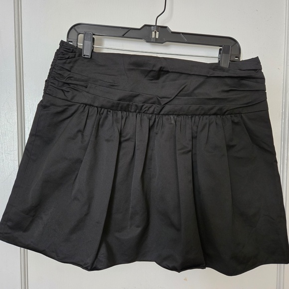 Gianni Bini Black Mini-Skirt - Size 8 - Picture 3 of 4